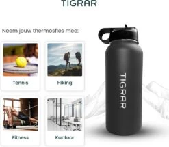 Tigrar - Drinkfles - Waterfles - Thermosfles 1 Liter - RVS - (Grafiet) Zwart - Incl. Extra Dop 3 Rietjes En Reiniger -Servies Serie Winkel 1200x1044