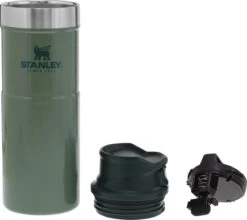 Stanley Trigger-Action Travel Mug 0.47L - Thermosfles - Hammertone Green 21 Stanley Trigger-Action Travel Mug 0.47L - Thermosfles - Hammertone Green -Servies Serie Winkel 1200x1069