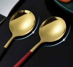 Merkloos Bestekset - 24 Delig Bestekset - 6 Personen - Rood/Goud - Tafellepels/Tafelmessen/Tafelvorken/Koffielepels - Roestvrij Staal -Servies Serie Winkel 1200x1111 15