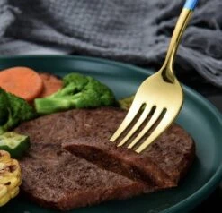 Merkloos Bestekset - 24 Delig Bestekset - 6 Personen - Rood/Goud - Tafellepels/Tafelmessen/Tafelvorken/Koffielepels - Roestvrij Staal -Servies Serie Winkel 1200x1156 2