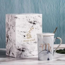 Merkloos Set Van 2 Mokken - Mok Set - Couple Mok - Koffiemok - Koffiebeker - Beker - Mokken En Bekers - Beker Met Lepel En Deksel - 400 Ml - Keramiek - Mr./Mrs. - Blauw/roze -Servies Serie Winkel 1200x1200 406