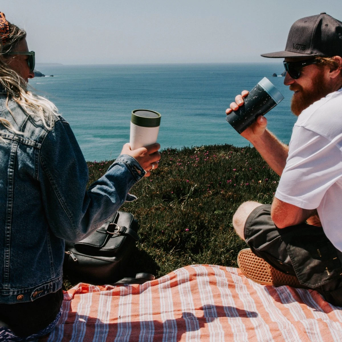 Circular&Co. Herbruikbare To Go Koffiebeker (rCUP) Crème/zwart 8oz/227ml 3 Circular&Co. Herbruikbare To Go Koffiebeker (rCUP) Crème/zwart 8oz/227ml - Afbeelding 3