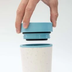 Circular & Co - Travel Mug - Koffiebeker To Go - Coffee To Go Beker - 227 Ml - Crème - Groen - 8oz - Duurzaam -Servies Serie Winkel 1200x1200 487