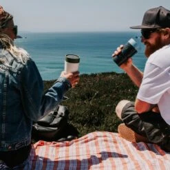 Circular&Co. Herbruikbare To Go Koffiebeker (rCUP) Zwart/roze 12oz/340ml 24 Circular&Co. Herbruikbare To Go Koffiebeker (rCUP) Zwart/roze 12oz/340ml -Servies Serie Winkel 1200x1200 574