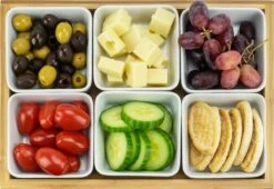 Krumble Borrelplank Met 6 Schaaltjes - Borrelplank - Tapasschaal - Serveerschaal Met Vakjes - Snackschaal - Snack- & Tappasschalen - Serveerplanken- Serveerschalen - Hout En Keramiek - 6 Delig Schaaltjes - Wit En Bruin -Servies Serie Winkel 1200x826 3