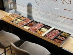 Sjoelbak - Borrelsjoelbak - Hapjesplank - Borrelplank - Mini Sjoelbak 120 Cm Met Zwarte Bakjes - Kleine Sjoelbakken -Servies Serie Winkel 1200x899 15