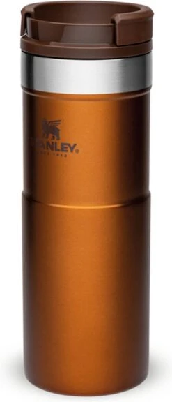 Stanley The NeverLeak™ Travel Mug 0,47L NEW - Thermosfles - Maple 19 Stanley The NeverLeak™ Travel Mug 0,47L NEW - Thermosfles - Maple -Servies Serie Winkel 515x1200