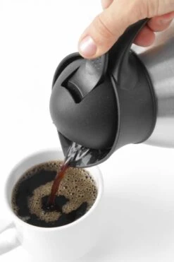 Hendi Thermoskan 1,5 Liter - Isoleerkan Met Drukknop - Zwart - Ø14,5x(H)23cm -Servies Serie Winkel 799x1200 1