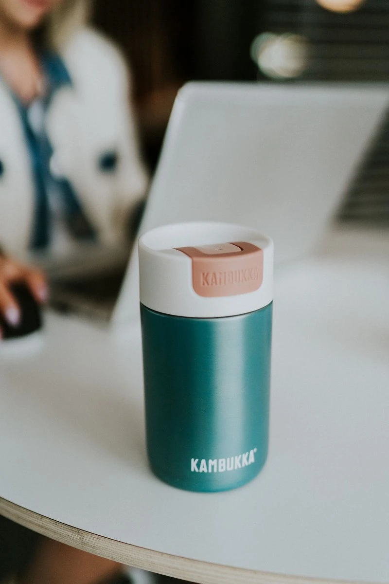 Kambukka Olympus Thermosbeker 300 Ml - Makkelijk Reinigen - Lekvrije Koffiebeker - RVS - Enchanted Forest 7 Kambukka Olympus Thermosbeker 300 Ml - Makkelijk Reinigen - Lekvrije Koffiebeker - RVS - Enchanted Forest - Afbeelding 7