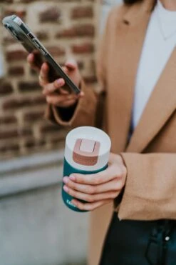 Kambukka Olympus Thermosbeker 300 Ml - Makkelijk Reinigen - Lekvrije Koffiebeker - RVS - Enchanted Forest 23 Kambukka Olympus Thermosbeker 300 Ml - Makkelijk Reinigen - Lekvrije Koffiebeker - RVS - Enchanted Forest -Servies Serie Winkel 800x1200 14