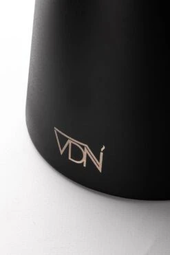 VDN RVS Theepot Dubbelwandig Met Filter - Zwarte Theekan 1 Liter - 902 14 VDN RVS Theepot Dubbelwandig Met Filter - Zwarte Theekan 1 Liter - 902 -Servies Serie Winkel 800x1200 70