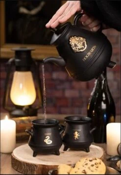 Harry Potter "Hogwarts" Theepot Set Met 2 Ketels 21 Harry Potter "Hogwarts" Theepot Set Met 2 Ketels -Servies Serie Winkel 835x1200 1