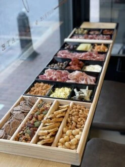 Sjoelbak - Borrelsjoelbak - Hapjesplank - Borrelplank - Mini Sjoelbak 120 Cm Met Zwarte Bakjes - Kleine Sjoelbakken -Servies Serie Winkel 899x1200 11